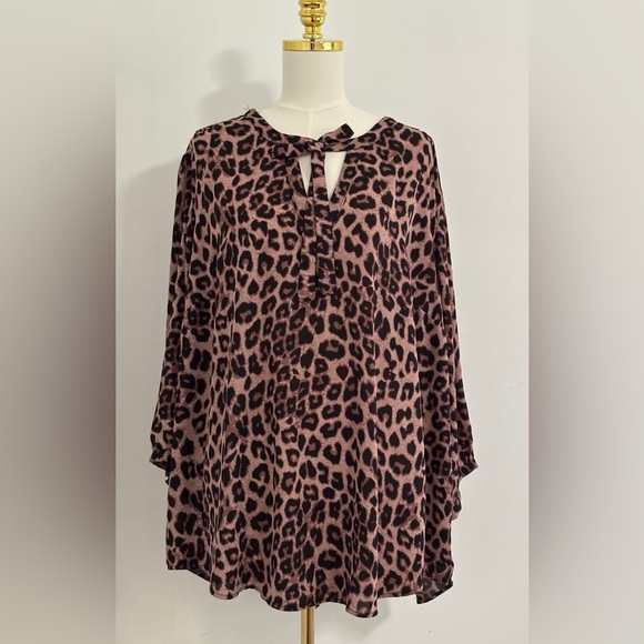 Leopard Print Pullover V NeckTop Size 4X Torrid   SKU 5 - Picture 2 of 16